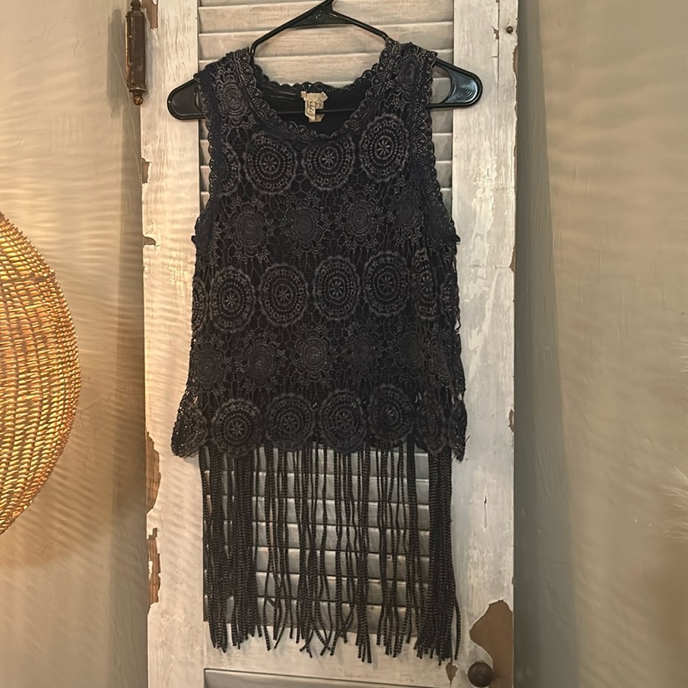 Gimmicks by BKE crochet flower top with fringe